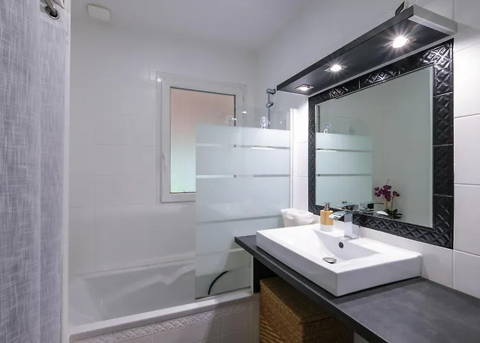 Feriehus Le Logis De - Maison Climatisee Piscine *