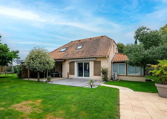 Feriehus Le Logis De - Maison Climatisee Piscine *