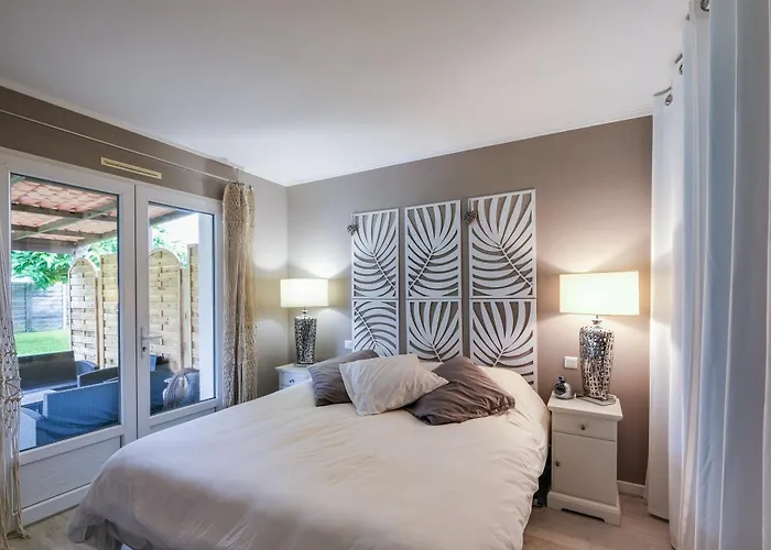 Feriehus Le Logis De - Maison Climatisee Piscine