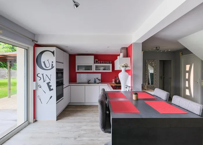 Holiday home Le Logis De - Maison Climatisee Piscine *